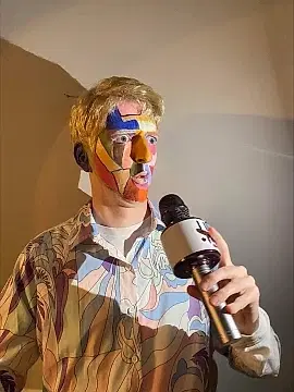 Tam Vanum - comedian