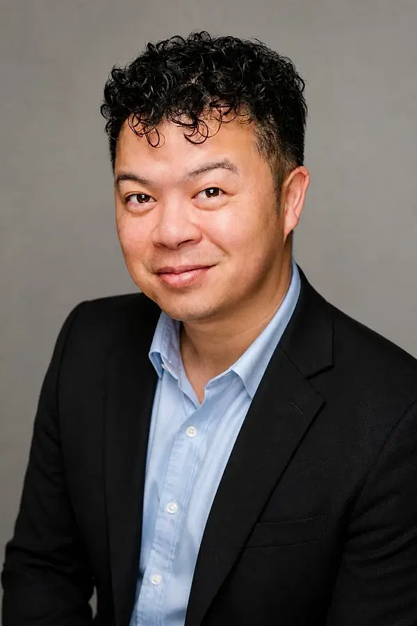 Loy Lee photo
