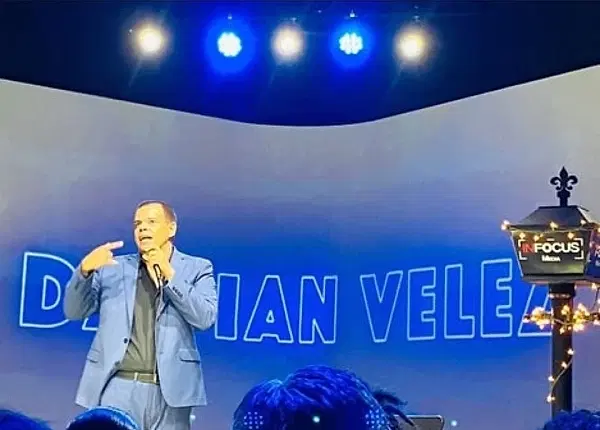 ComedianDAVIANVELEZ photo