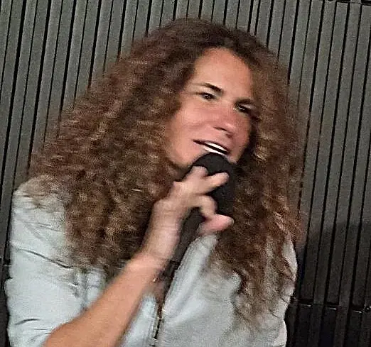 Tania Lewis photo